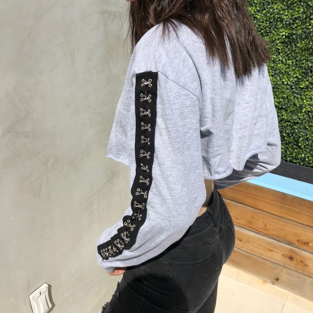 Emma and Sam cropped gray long sleeve